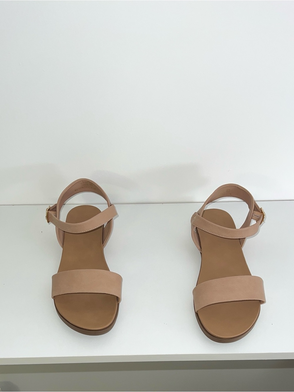 Nude Pink Sandals Women’s Size US 8 Flats Footwear Neutral Minimalist Casual